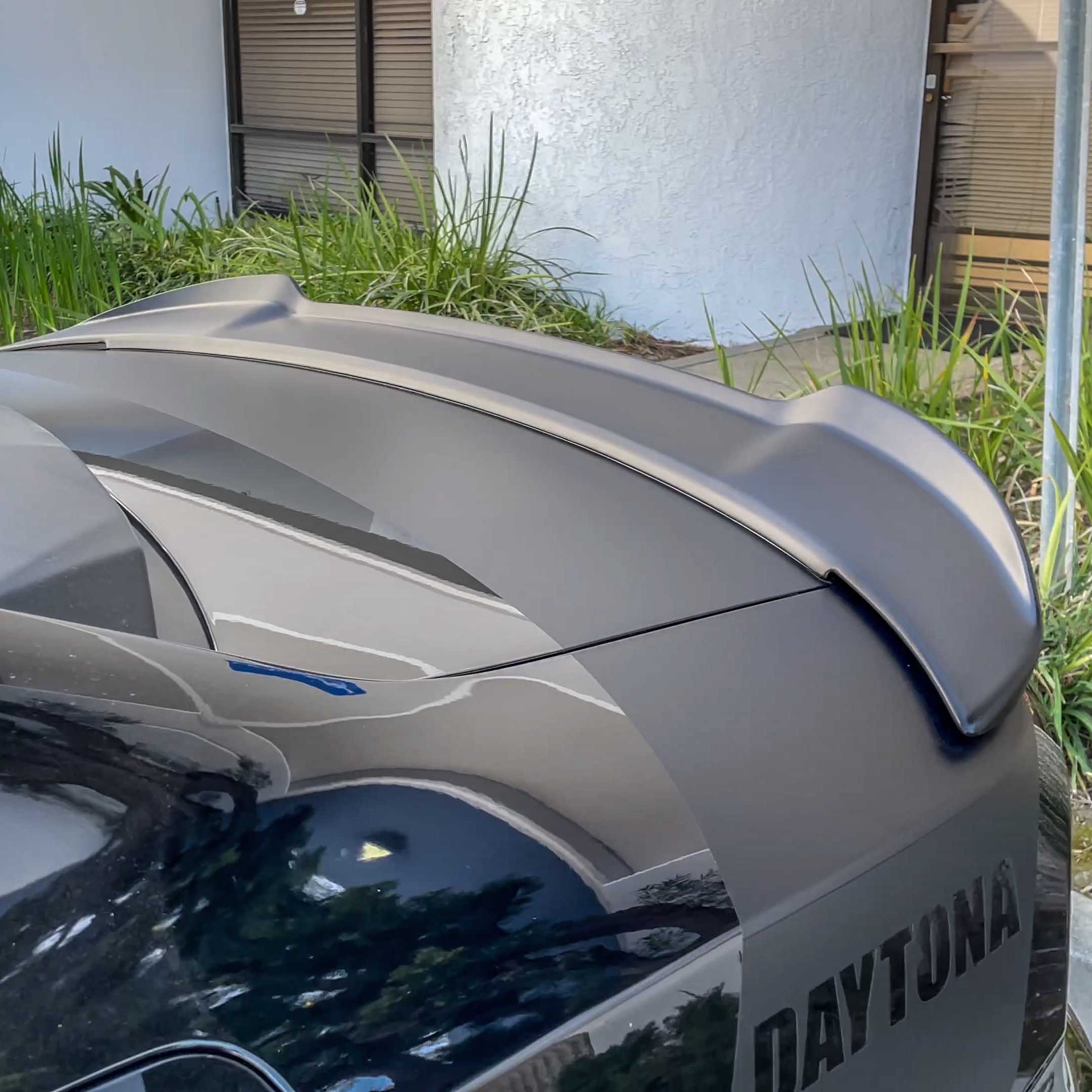 Vicrez V5R style Rear Wing Spoiler vz102240 | Dodge Charger 2011